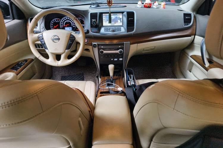 Used Nissan Teana 2011 2.5L XL Advanced Edition Center Console