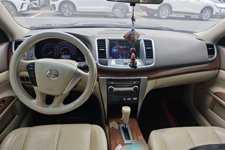 Used Nissan Teana 2011 2.0L XL Glory Edition Center Console