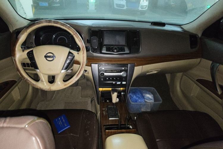 Used Nissan Teana 2011 2.5L XL Glory Edition Center Console