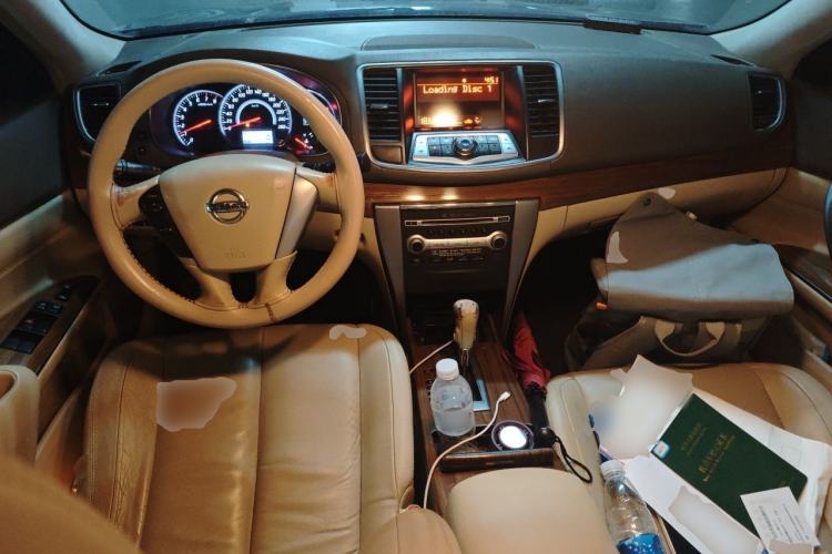 Used Nissan Teana 2011 2.0L XL Comfort Edition Center Console