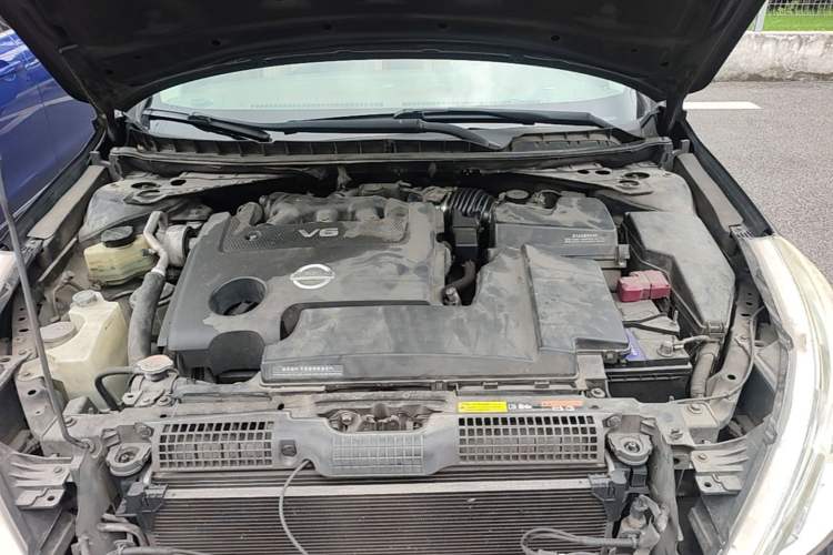 Used Nissan Teana 2011 2.5L XL Advanced Edition Engine Bay