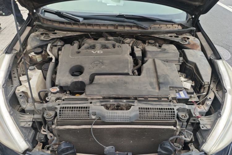 Used Nissan Teana 2011 2.5L XL Glory Edition Engine Bay