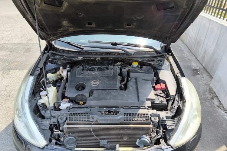 Used Nissan Teana 2011 2.5L XL Glory Edition Engine Bay