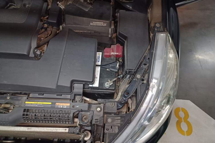 Used Nissan Teana 2011 2.5L XL Advanced Edition Engine Bay Left