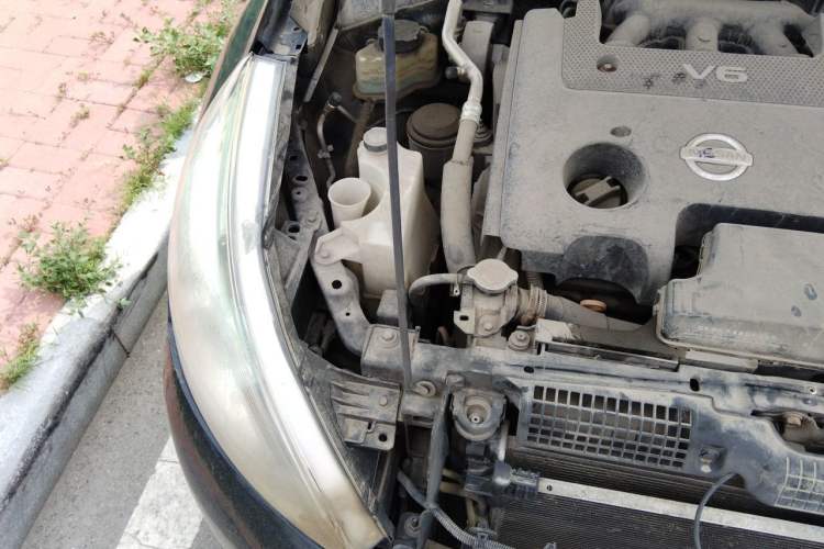 Used Nissan Teana 2011 2.5L XL Glory Edition Engine Bay Right