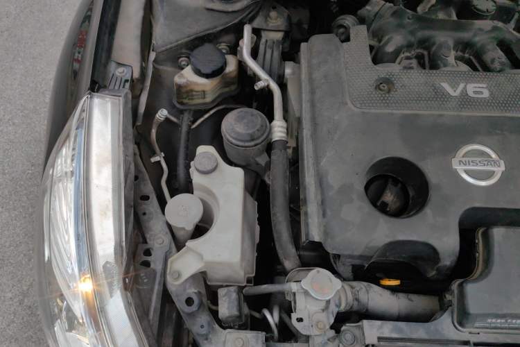 Used Nissan Teana 2011 2.5L XL Glory Edition Engine Bay Right