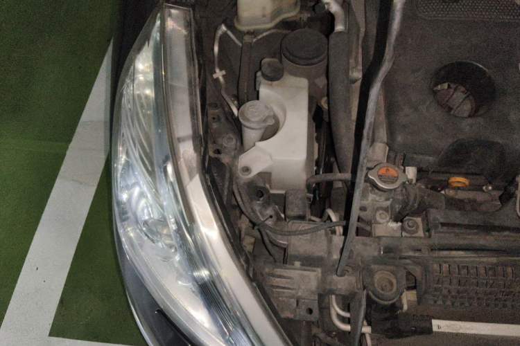 Used Nissan Teana 2011 Duke 2.5L XV Luxury Edition Engine Bay Right