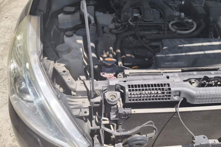 Used Nissan Teana 2011 2.5L XL Advanced Edition Engine Bay Right