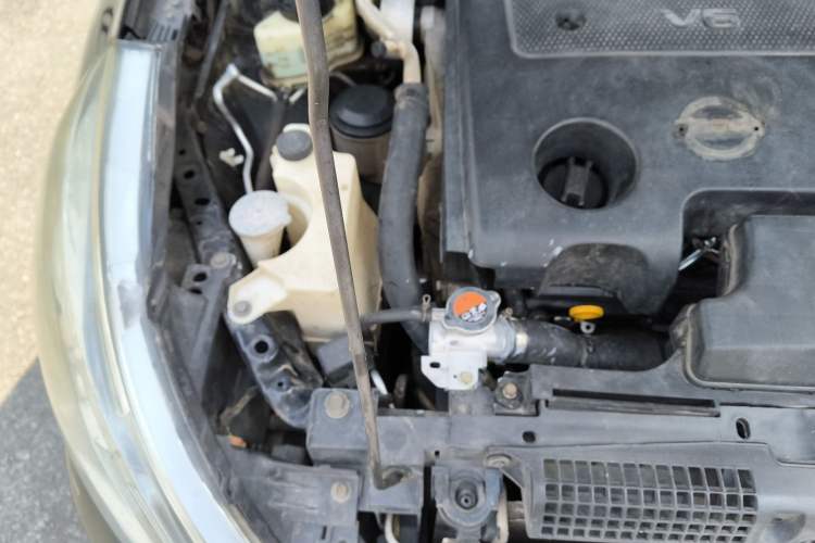 Used Nissan Teana 2011 2.5L XL Glory Edition Engine Bay Right