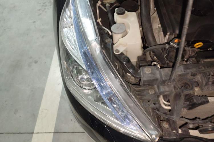 Used Nissan Teana 2011 Duke 2.5L XV Luxury Edition Engine Bay Right