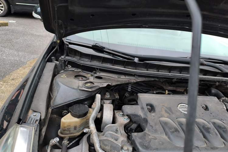 Used Nissan Teana 2011 2.0L XL Comfort Edition Engine Bay Right