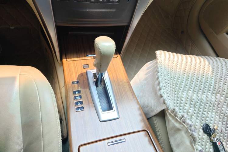Used Nissan Teana 2011 2.0L XL Comfort Edition Gear Lever