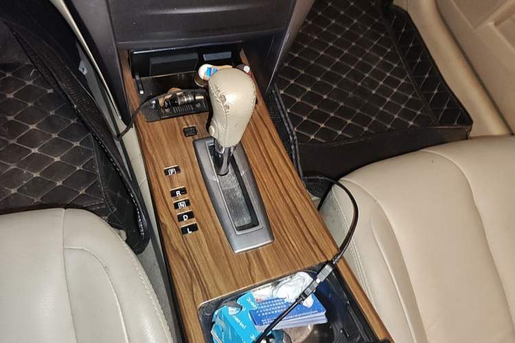 Used Nissan Teana 2011 2.0L XL Comfort Edition Gear Lever