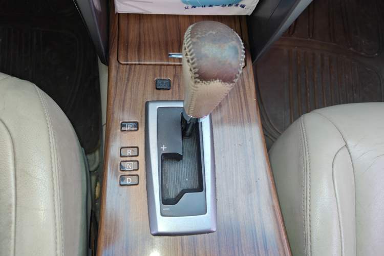 Used Nissan Teana 2011 2.5L XL Advanced Edition Gear Lever