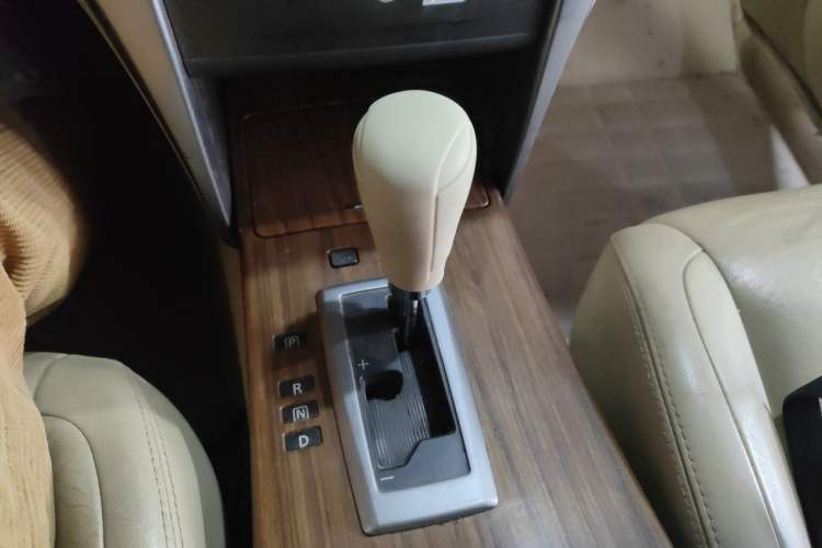 Used Nissan Teana 2011 2.5L XL Glory Edition Gear Lever