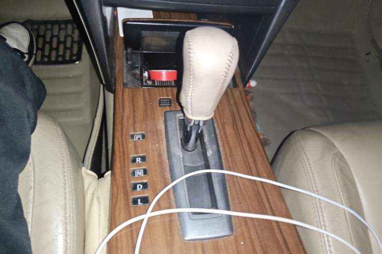 Used Nissan Teana 2011 2.0L XL Comfort Edition Gear Lever