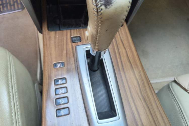 Used Nissan Teana 2011 2.0L XL Comfort Edition Gear Lever