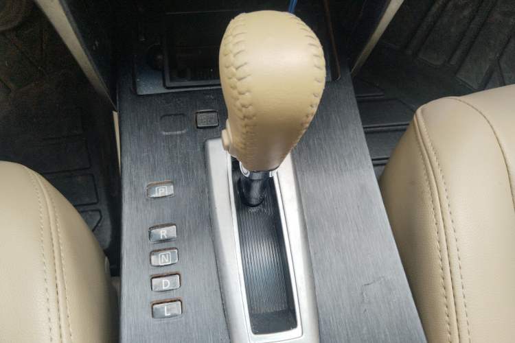 Used Nissan Teana 2011 2.0L XL Comfort Edition Gear Lever