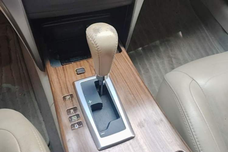 Used Nissan Teana 2011 2.5L XL Advanced Edition Gear Lever
