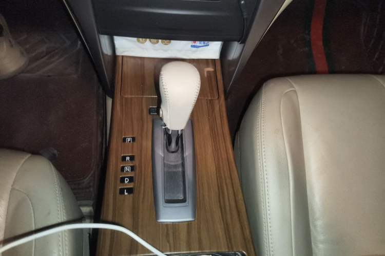 Used Nissan Teana 2011 2.0L XL Comfort Edition Gear Lever