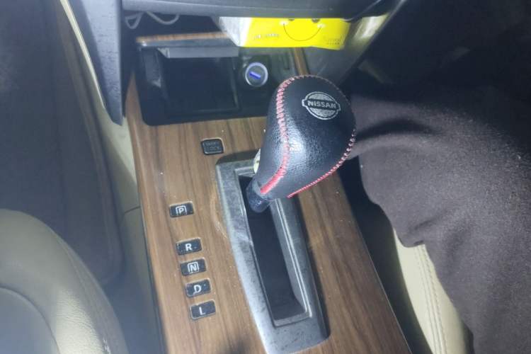 Used Nissan Teana 2011 2.0L XL Comfort Edition Gear Lever