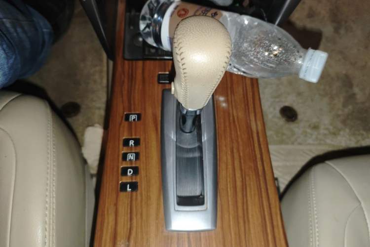 Used Nissan Teana 2011 2.0L XL Comfort Edition Gear Lever