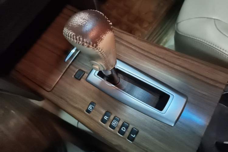 Used Nissan Teana 2011 2.0L XL Comfort Edition Gear Lever
