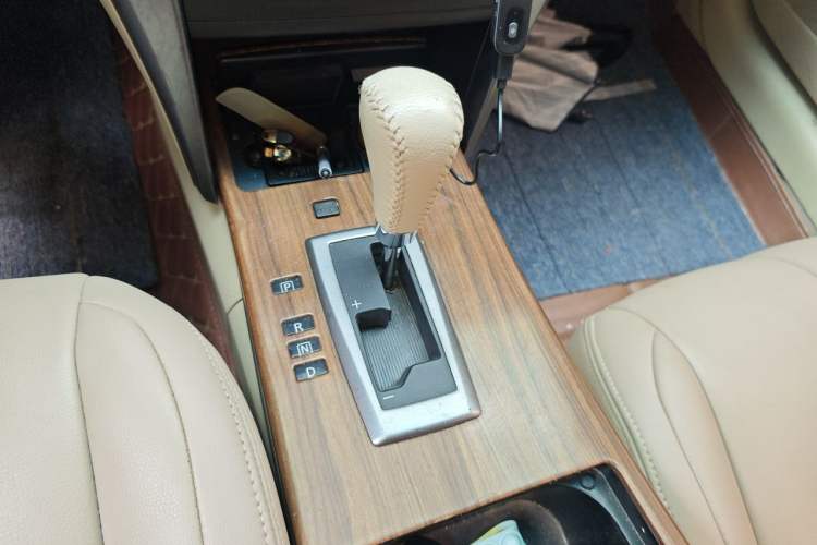 Used Nissan Teana 2011 2.5L XL Glory Edition Gear Lever