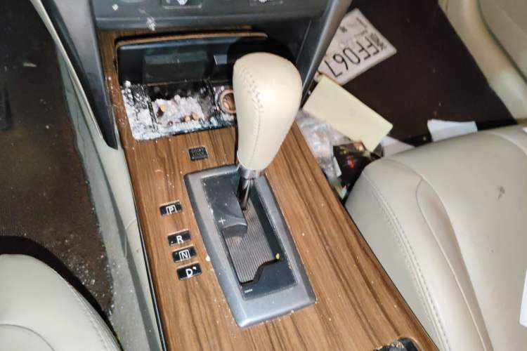 Used Nissan Teana 2011 Duke 2.5L XV Luxury Edition Gear Lever