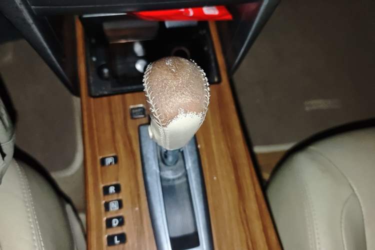 Used Nissan Teana 2011 2.0L XL Comfort Edition Gear Lever