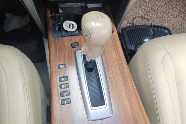 Used Nissan Teana 2011 2.0L XL Comfort Edition Gear Lever
