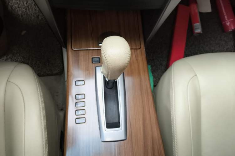 Used Nissan Teana 2011 2.0L XL Comfort Edition Gear Lever