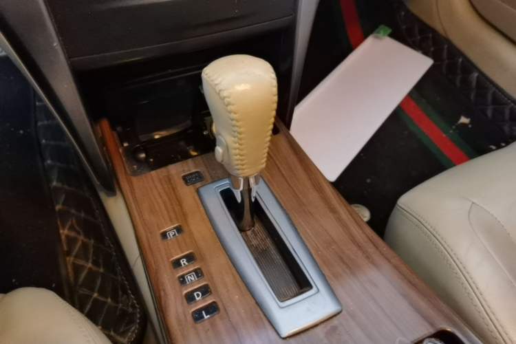 Used Nissan Teana 2011 2.0L XE Standard Edition Gear Lever