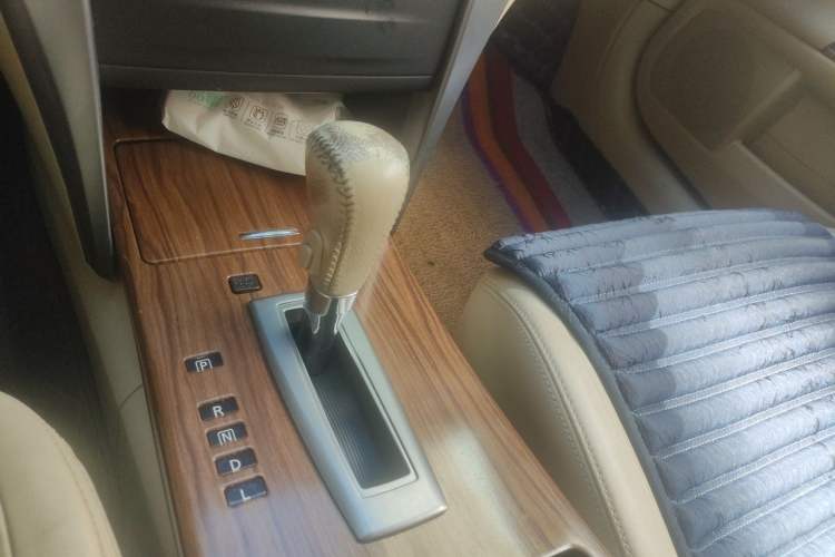 Used Nissan Teana 2011 2.0L XE Standard Edition Gear Lever