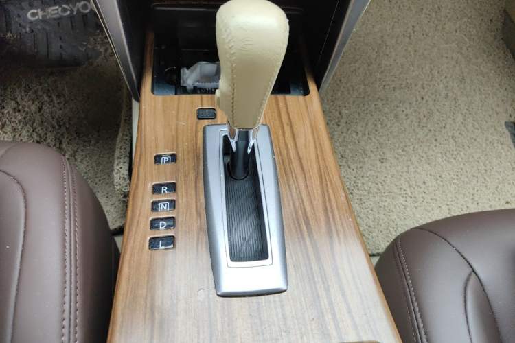 Used Nissan Teana 2011 2.0L XL Comfort Edition Gear Lever