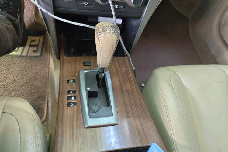 Used Nissan Teana 2011 Duke 2.5L XV Luxury Edition Gear Lever