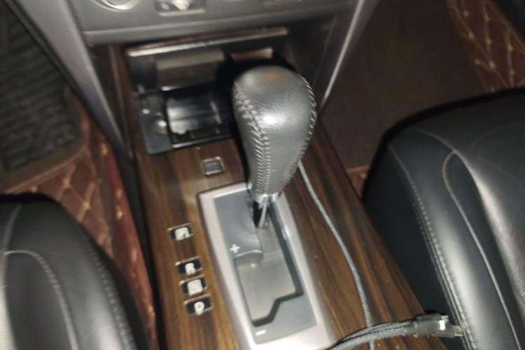 Used Nissan Teana 2011 Duke 2.5L XV Luxury Edition Gear Lever