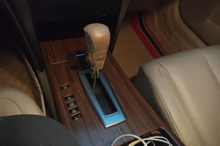 Used Nissan Teana 2011 2.0L XL Comfort Edition Gear Lever