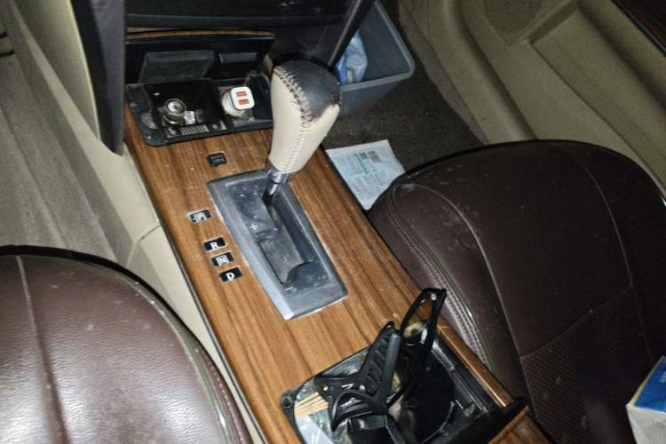 Used Nissan Teana 2011 2.5L XL Glory Edition Gear Lever