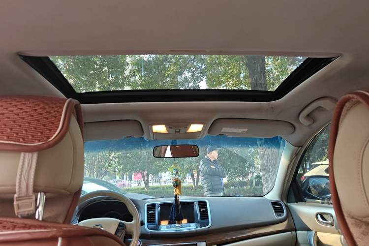 Used Nissan Teana 2011 2.5L XL Advanced Edition Headliner