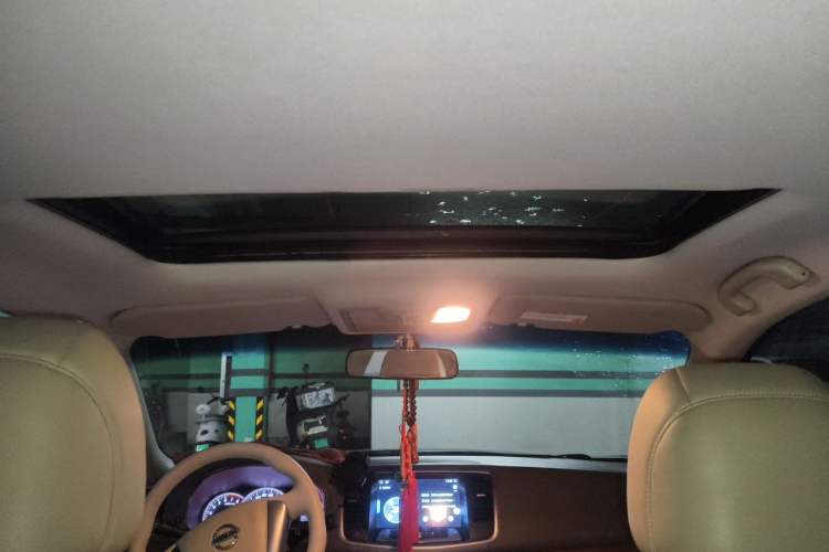Used Nissan Teana 2011 2.0L XL Comfort Edition Headliner