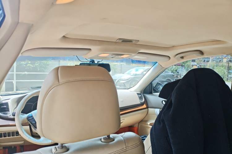 Used Nissan Teana 2011 2.0L XL Comfort Edition Headliner