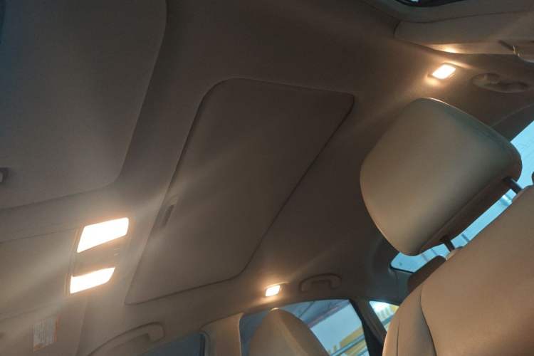 Used Nissan Teana 2011 2.0L XL Comfort Edition Headliner