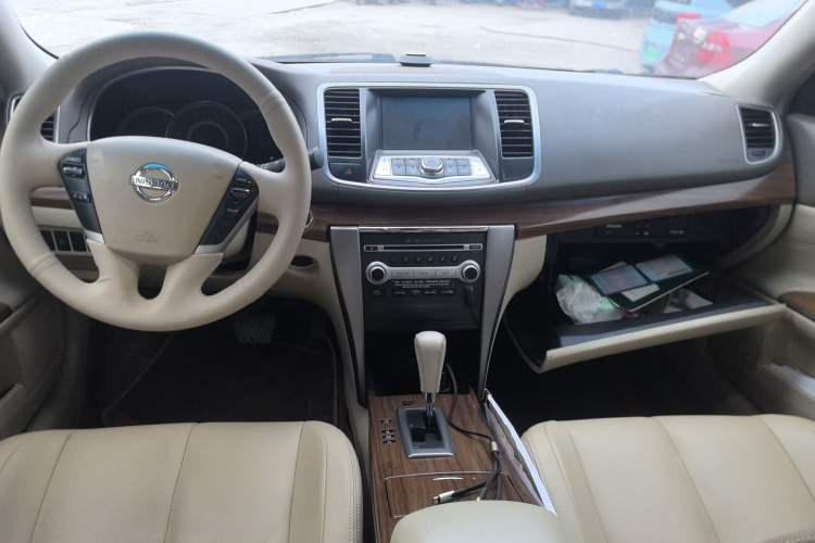 Used Nissan Teana 2011 2.5L XL Advanced Edition Interior 3