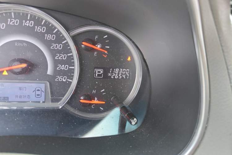 Used Nissan Teana 2011 2.5L XL Glory Edition Odometer Close Up