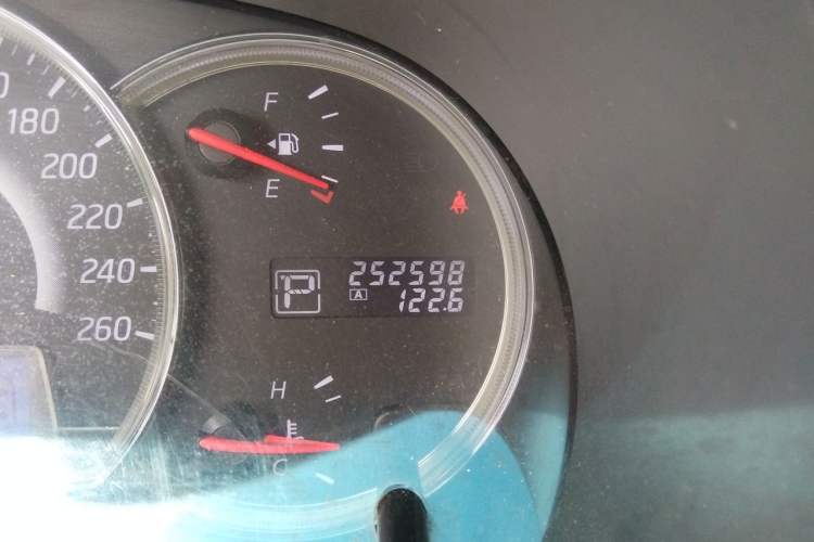 Used Nissan Teana 2011 2.5L XL Glory Edition Odometer Close Up