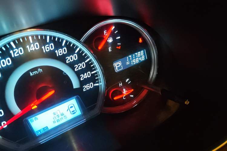 Used Nissan Teana 2011 2.5L XL Advanced Edition Odometer Close Up