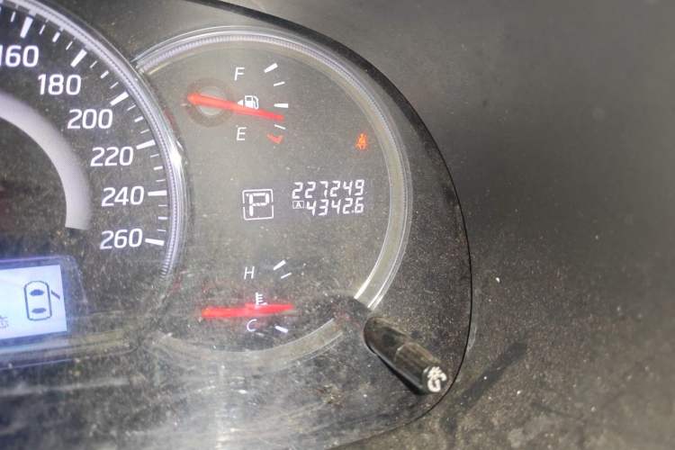 Used Nissan Teana 2011 2.0L XL Comfort Edition Odometer Close Up