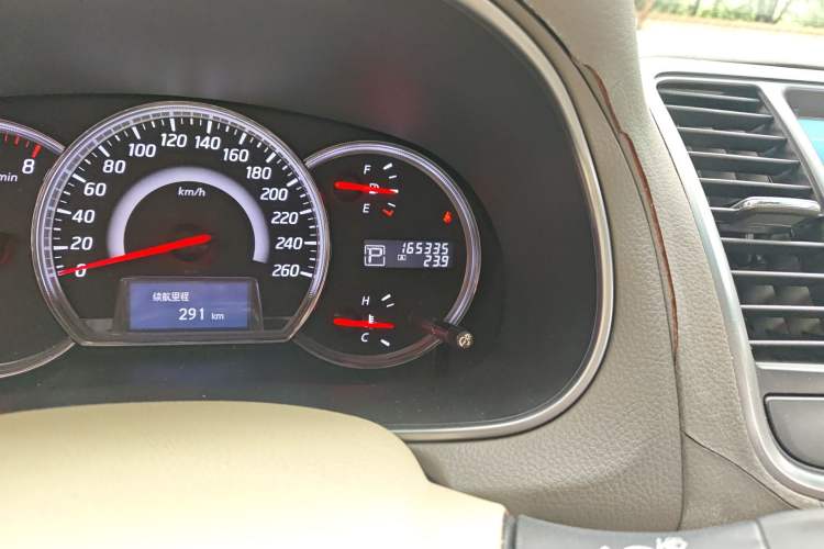 Used Nissan Teana 2011 2.0L XL Comfort Edition Odometer Close Up