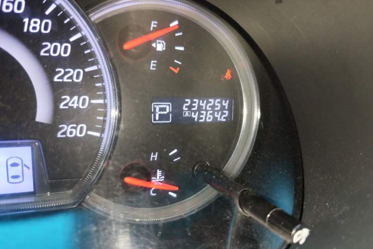 Used Nissan Teana 2011 2.5L XL Advanced Edition Odometer Close Up